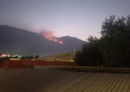 آتش در کوه های کبیرکوه ملکشاهی در استان ایلام