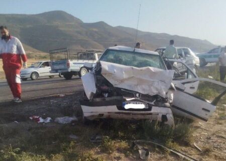 واژگونی پژو پارس در محور جندق – معلمان ۶ مصدوم داشت