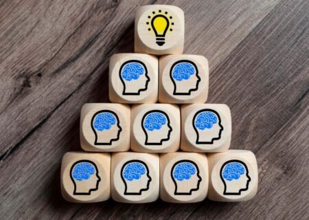 حوزه علمیه در تولید اندیشه نظامات اجتماعی در بن‌بست است