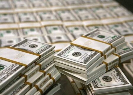 سود کاسبان تحریم در افزایش قیمت دلار است