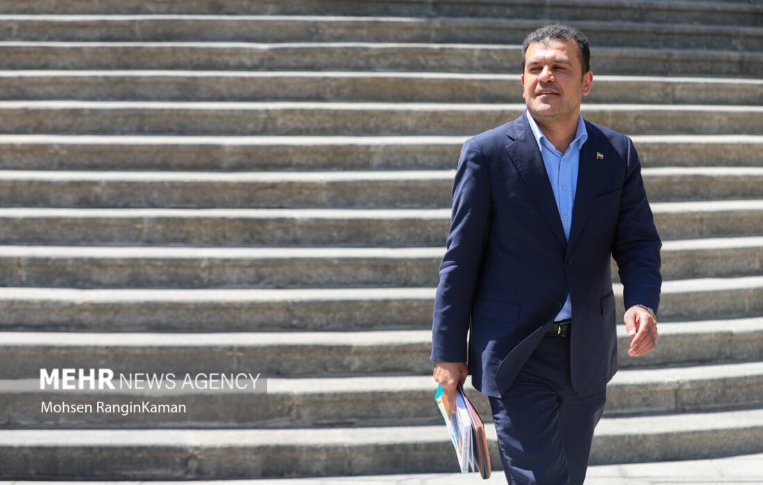 افشین: نرخ مهاجرت نخبگان پزشکی ۱۸ درصد کاهش یافته است + فیلم