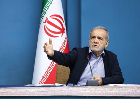 پزشکیان: بنگاه‌های تولیدی وارد فرآیند ساخت مسکن کارگری شوند