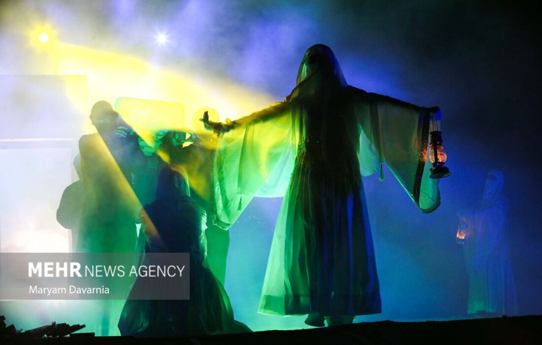 استقبال ۷۰ هزار نفری از نمایش میدانی «سرزمین خورشید» در بجنورد