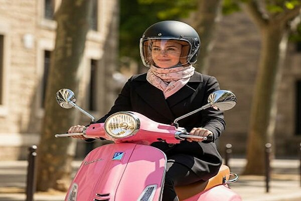 صدور گواهینامه موتورسیکلت برای بانوان نیازمند اصلاح قانون است