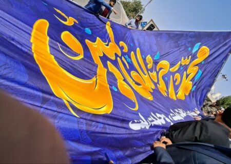 افراشتن پرچم «عشق به احمد» در تربت‌جام