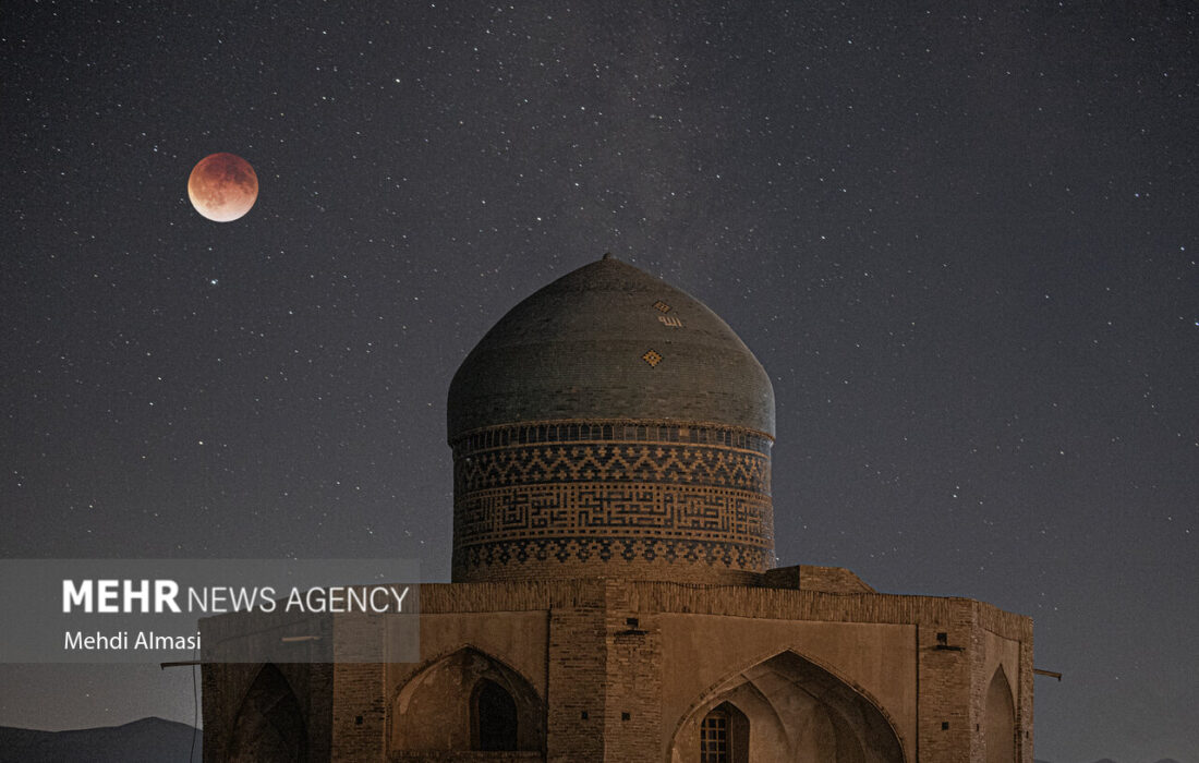 گردشگران امشب آسمان کویر ورامین را رصد میکنند