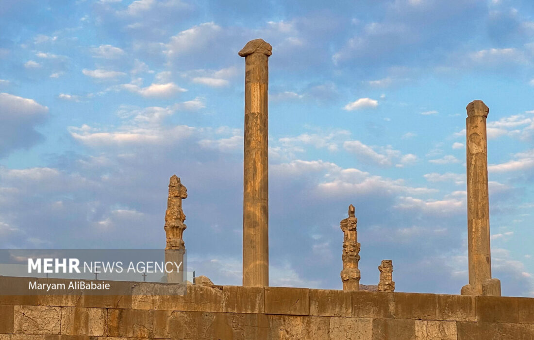 هفتادوهفتمین سند مالکیت پایگاه میراث جهانی تختجمشید صادر شد