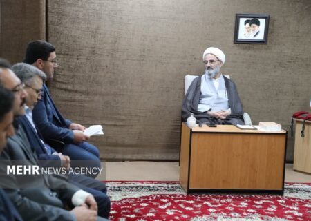 «بانک‌ها» میدان‌دار خدمت به مردم باشند