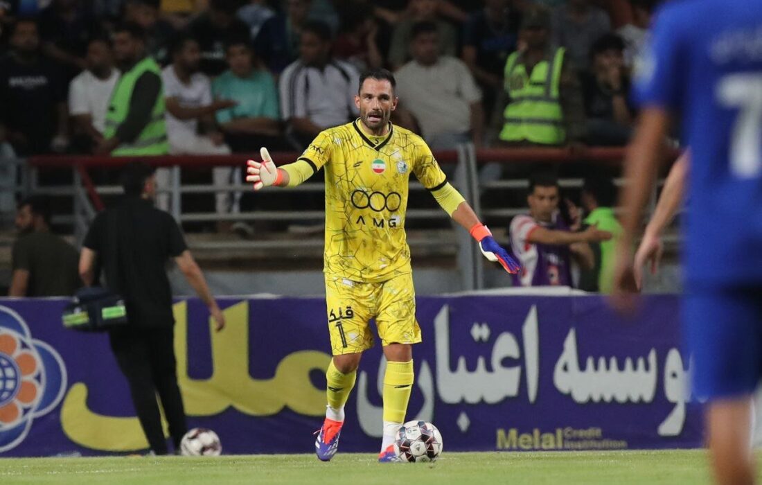 نقطه ضعف دروازه‌بان اسپانیایی استقلال؛ ۳ گل مشابه در ۲ بازی