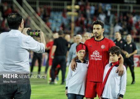 ورود کاروان تراکتور به دبی امارات برای بازی نخست در لیگ نخبگان