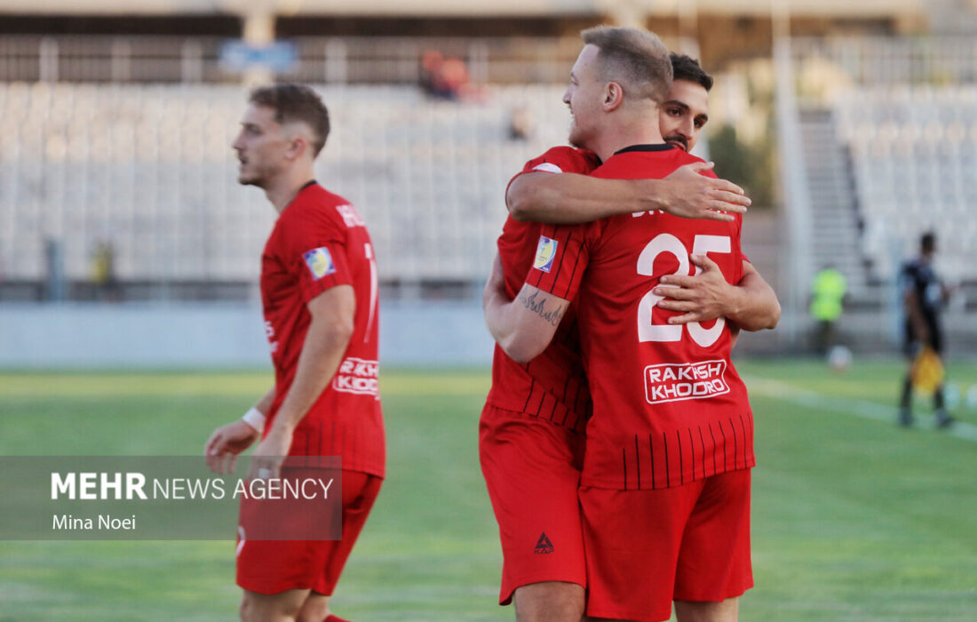 رستگاری تراکتور با شوک به سپاهان؛ «حیا» کلیدواژه استقلال و پرسپولیس!