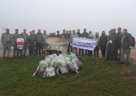 پویش مردمی بدون زباله در جنگل فندقلوی نمین برگزار شد