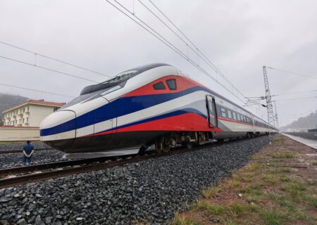 نخستین قطار مسافربری پنج ستاره هرمزگان افتتاح شد