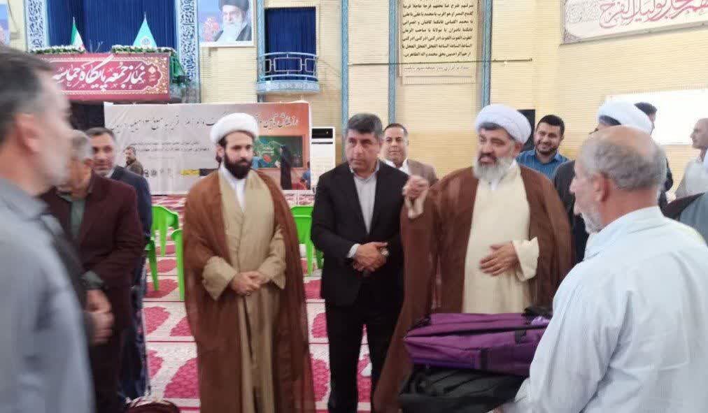 رزمایش توزیع ۱۰۰۰ بسته نوشتافزار در بابلسر برگزار شد