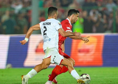 گلایه مهاجم ملی‌پوش پرسپولیس: دو سال است خط می‌دهند من را بزنند!