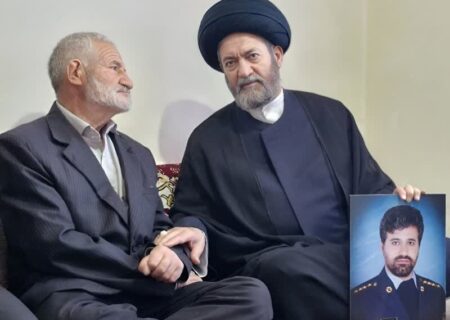 دیدار نماینده ولی فقیه در استان اردبیل با خانواده‌های شهدای اقتدار