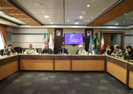 لزوم تعامل آموزش و پرورش قم با دستگاه‌های اجرایی برای رفع موانع حقوقی