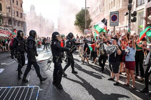 توقف مسابقات دوچرخهسواری در اسپانیادر اعتراض به حضور صهیونیستها+فیلم