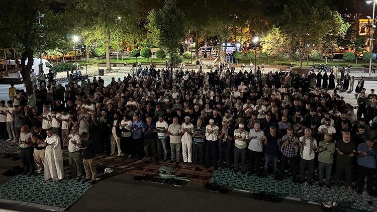 تجمع مردم استانبول در حمایت از ناوگان جهانی «صمود»