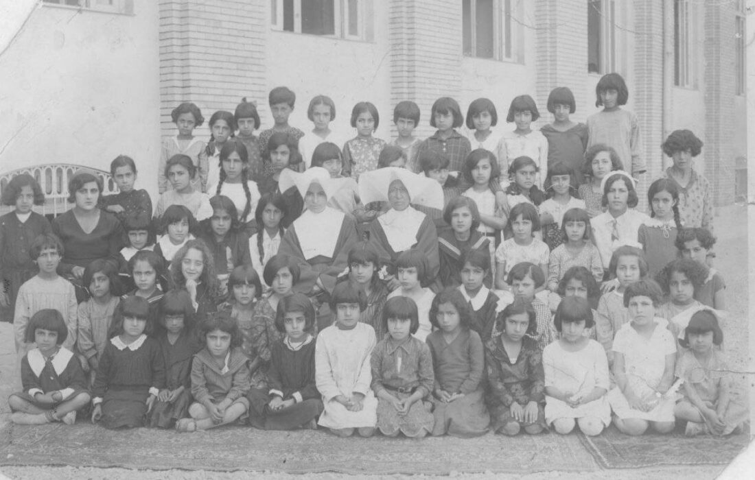 تاریخ را وارونه نخوانیم «آموزش دختران» هدیه رضاخان نبود