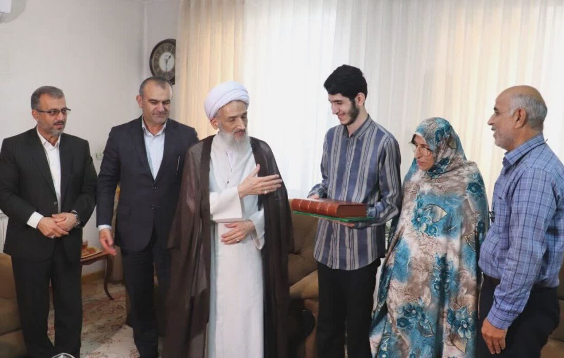 نقش نخبگان جوان در آینده کشور کلیدی و مهم است