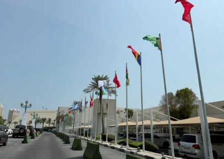 آغاز اجلاس سران کشورهای عربی و اسلامی با سخنرانی امیر قطر