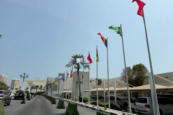 آغاز اجلاس سران کشورهای عربی و اسلامی با سخنرانی امیر قطر