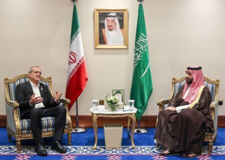 پزشکیان:عربستان می‌تواند نقش مهمی در مسیر وحدت کشورهای اسلامی ایفا کند