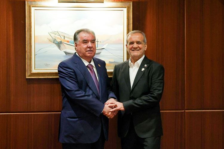 دیدار رئیسجمهور ایران با همتای تاجیکستانی در دوحه