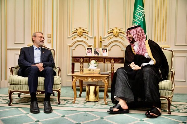 دیدار دوجانبه لاریجانی و وزیر دفاع عربستان