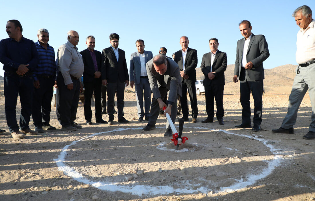 آغاز عملیات ساخت ۴ زمین چمن مصنوعی در سپیدان فارس