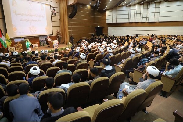 مطالبه‌گری و خودباوری؛ سرمایه جوانی طلاب در مسیر رشد