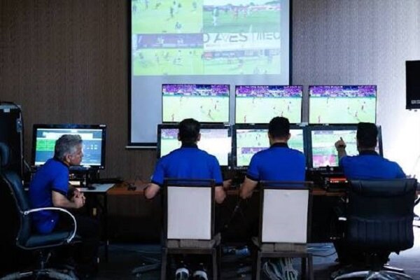 ۵ داور جدید مجوز فیفا برای با قضاوت VAR را گرفتند