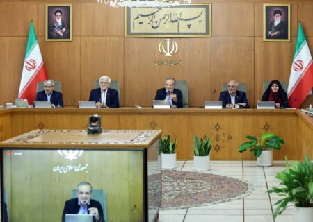 پزشکیان:موازی‌کاری‌ها باید سامان داده و دستگاه‌های متولی آن ادغام شوند