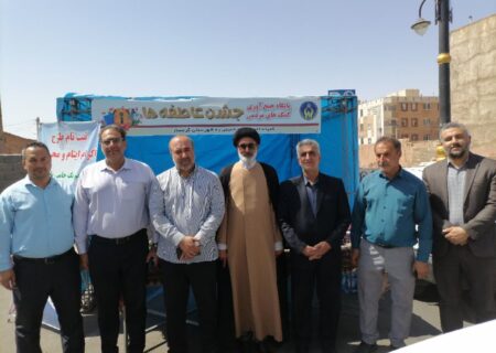 اهدای یک هزار بسته کمک تحصیلی به نیازمندان گرمسار