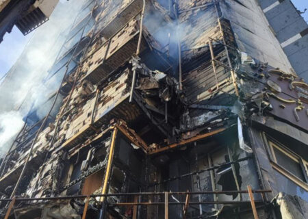 آتش‌سوزی گسترده در ساختمان سیمان سبزوار؛ ۵۱ نفر مصدوم شدند