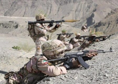 مطالبه مشترک ائمه جمعه سیستان و بلوچستان بر تجهیز نیروهای نظامی استان