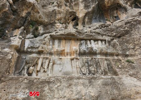 آسیب قاجاری به نقش برجسته تاریخی ساسانی +فیلم