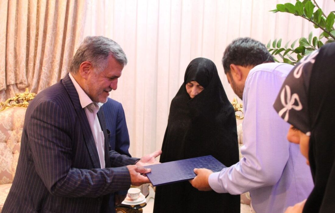 دیدار «امانی» با خانواده سرلشکر شهید شادمانی