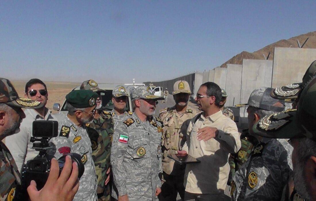 بازدید فرمانده کل ارتش از مرزهای مشترک ایران و افغانستان در تایباد