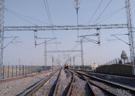 نوسازی شبکه برق بالاسری خط پنج متروی تهران بدون تعطیلی