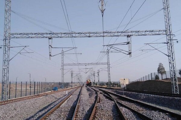 نوسازی شبکه برق بالاسری خط پنج متروی تهران بدون تعطیلی