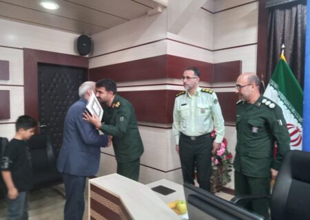 تجلیل از خانواده شهید جنگ ۱۲ روزه در سپاه نبی‌اکرم(ص) کرمانشاه