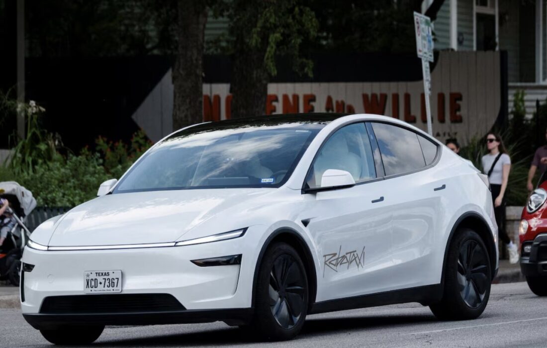 تاکسی‌های روباتیک تسلا در آریزونا آزمایش می‌شوند