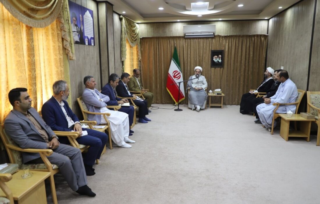 لزوم شفافیت و پرهیز از تعصبات قومی یا مذهبی در تصمیم‌ گیری‌ها