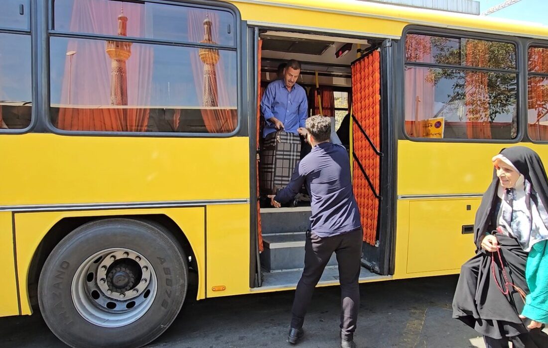 به سوی حرم امام رضا(ع)؛ موج زائران در واپسین روزهای تابستان ۱۴۰۴