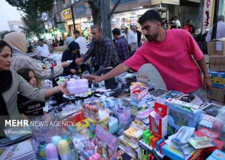 بازار نوشت‌افزار و البسه مدارس در سنندج