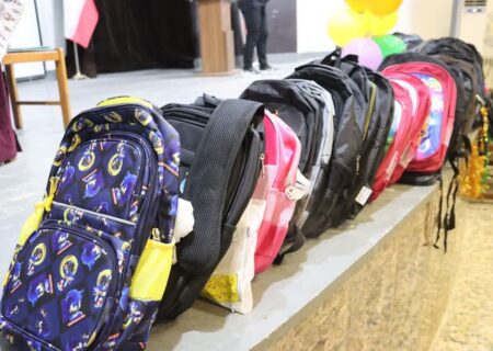 توزیع ۴۰۰ بسته نوشت‌ افزار به دانش‌آموزان مستعد کم‌ برخوردار شفت