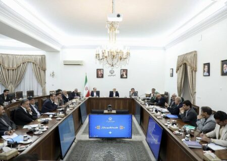 عارف: عوامل گرانی برخی کالاها با دقت بررسی شود