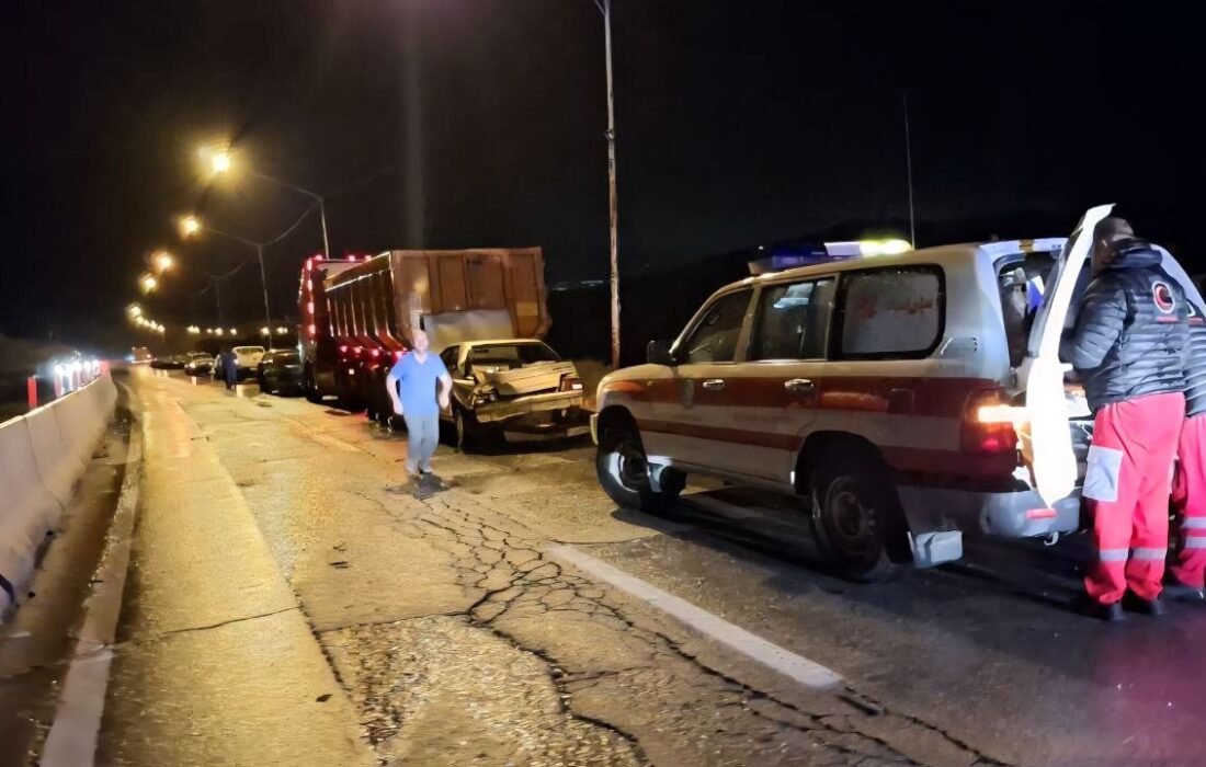 تصادف زنجیره ای در ارومیه ۱۷ مصدوم برجای گذاشت